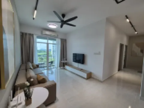 Homexuite Vacation @ Utama South