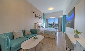 Zhongshang Yiju Sports Theme Cinema Apartment (Nanjing South Railway Station North Square)