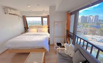 Tongtong Homestay (Nanjing Chengbei Vientiane City Wanshou Subway Station)