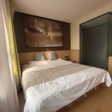 Qingle Homestay (Renmin Road Zhengzhou Sias College) Отели рядом с достопримечательностью «Народная больница Синьцзяна»