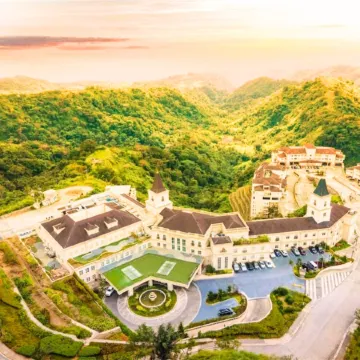 Twin Lakes Hotel near Tagaytay