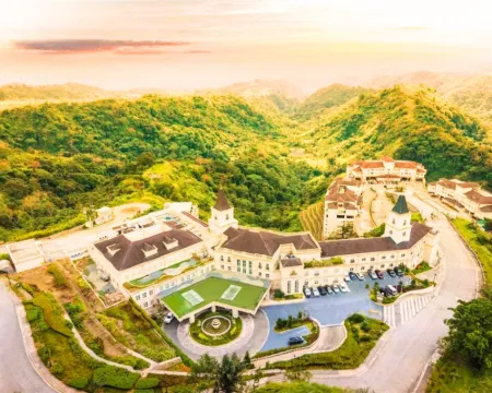 Twin Lakes Hotel near Tagaytay Hotels in Alfonso