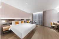 Homeinn Plus Hotel (Weifang Railway Station Yinquan Plaza)