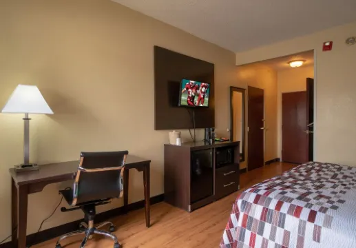Red Roof Inn & Suites Indianapolis Airport