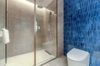 Xianyang Rainbow Hotel (Huitong Cross Longhu Rainbow Park Commercial Street)