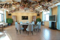 Dunhua Zhongcheng Folk Custom Hotel