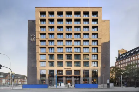 Novotel Hamburg Central Station Отели в г. Гамбург