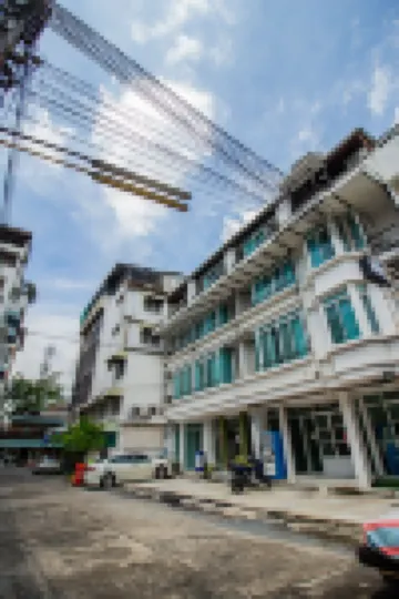 스쿠탄-MTB 숫티산 MRT 수티산역 주변 호텔