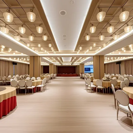 Shuanghong International Grand Hotel (Ninghua Bus Station)