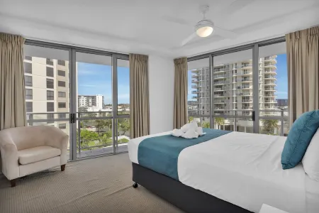 Catalina Resort Отели рядом с достопримечательностью «Маручйдор Бич»