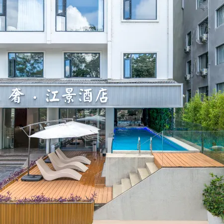 Linshan Luxury River View Hotel (Yangshuo West Street Lijiang Branch)