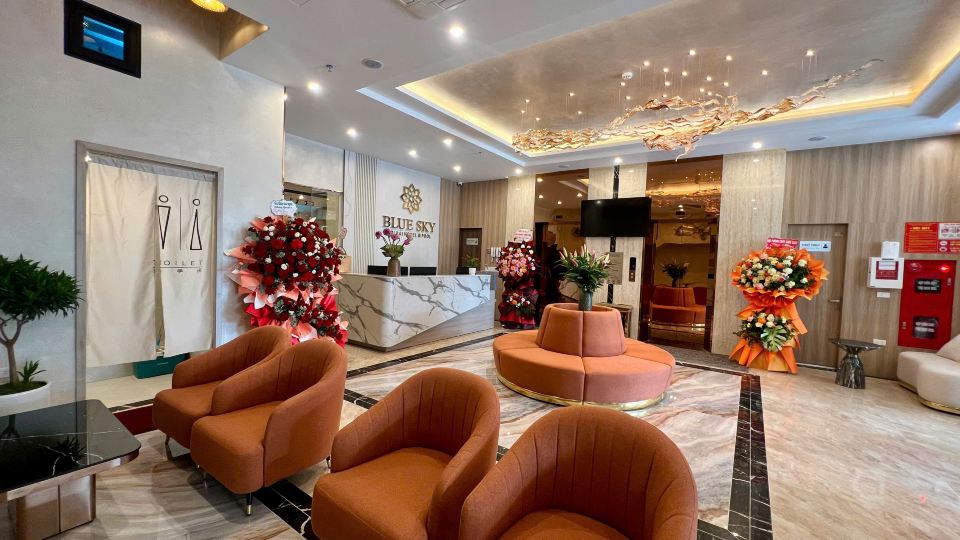 內排藍天飯店及泳池