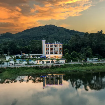 Yiyi Pushé · Lakeside Starry Sky Swimming Pool Vacation Apartment