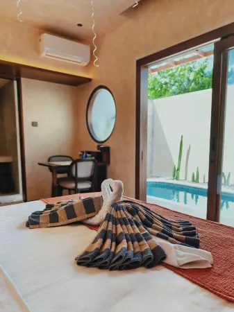 Allure Villa Yogyakarta Отели в г. Tegalrejo