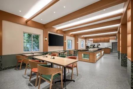 Meta Tree Hotel, People's Square, City Center In Shanghai Отели рядом с достопримечательностью «Soong Ching-ling Memorial Park»