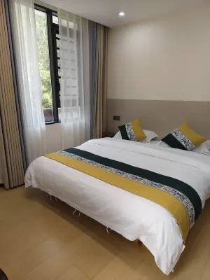 Huarong Chinese Inn Hotels near Fenglin Buyi Scenic Area
