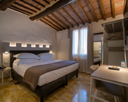 Torre del Fuggisole Hotels in Siena