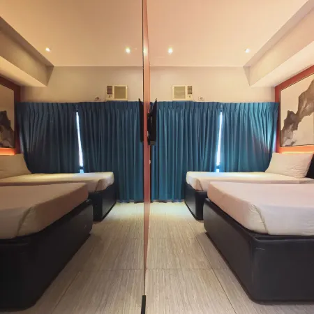 Skyloft Hotel - UST