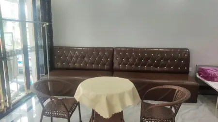 Century Hotel Отели рядом с достопримечательностью «Baili Dujuan Pudi Scenic Area»