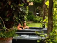 أليندرا فيلاس آند سبا Hotels near بالي كوليكشن