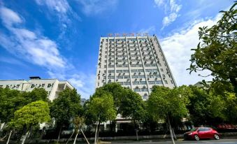 Anlu Mingbo Xinyi Hotel