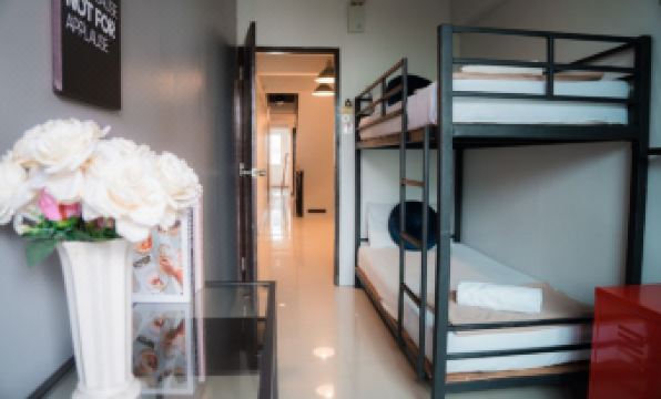 Nature Home Hostel & Cafe