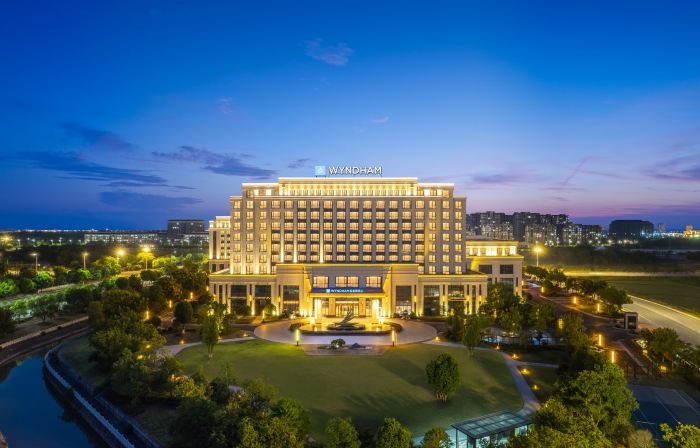Wyndham Hotel Yushu River