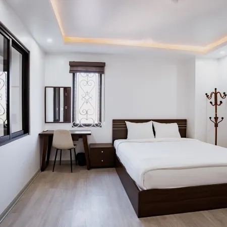 The Eastern Hotel & Apartment