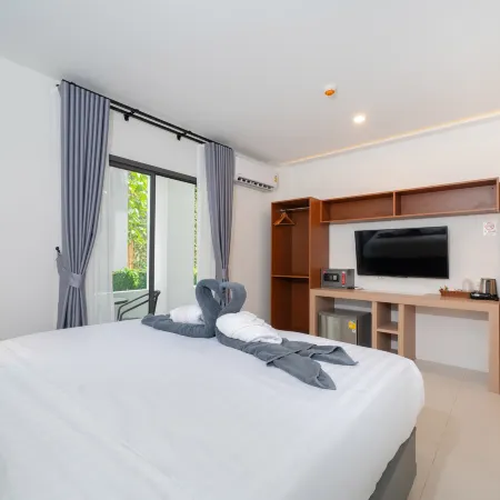 Thawalai Inn, Kata Beach