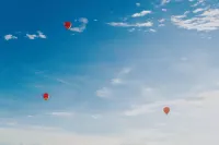 Pool Party Hotel - Romantic