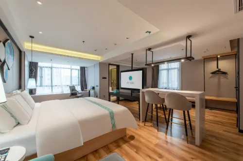 Xana Lite Hotelle(Zhanjiang Haibin Dadao Wanda Plaza) - 3-نجوم