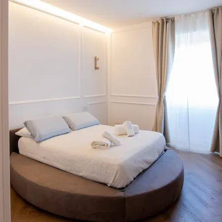 Colosseum Holidays - Luxury 3 Bedroom Apartment