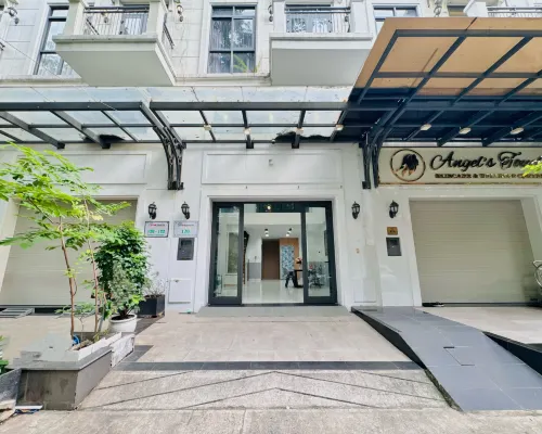 TPHOMES LAKEVIEW Hoteles cerca de Distrito 9