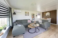 Chic Garden Hideaway ~ Stylish Lounges ~ Parking! Hotels in Oisterwijk