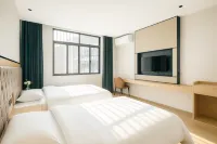 Bo'anna | Riverside Sparkle · Giant Screen Audio-Visual · Plaza Smart International Hotel - Cheap