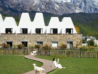 Lisman Snow Mountain Hotel