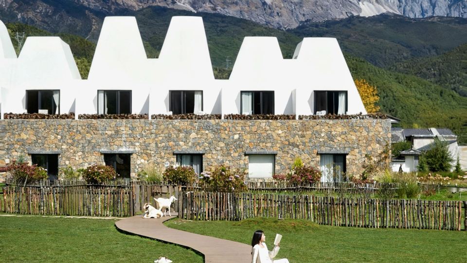 Lisman Snow Mountain Hotel
