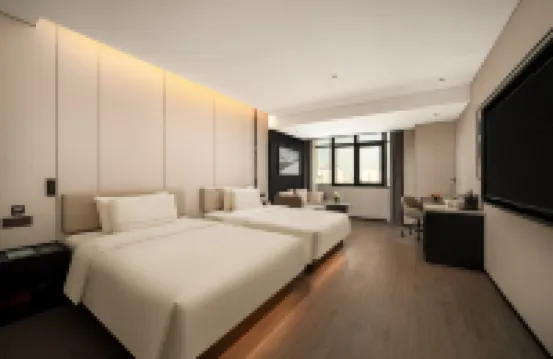 Qionghai High Speed Railway Station Aihua East Road Atour Hotel