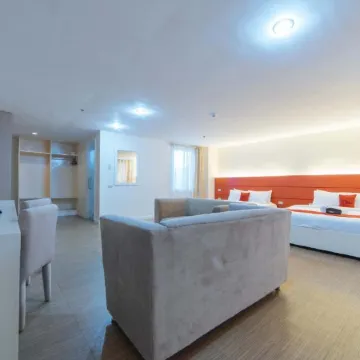 RedDoorz Plus @ Hotel Metro Kalibo