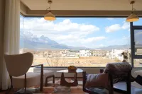 Yexu · Snow Peak ・ 360° Sunshine Golden Mountain · Stargazing · Designer Vacation Boutique Stay