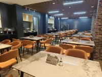 Sunshine Holiday Hotel（Beihai Silver Beach Beach Park）