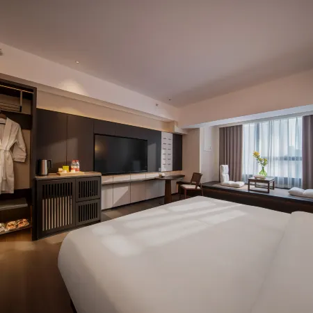 He · Linuo Urban Healing Hotel (Kunming Wanda Plaza)
