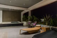 Mile Huquan Shuixiang Haofeng Wyndham Hot Spring Hotel - palestra