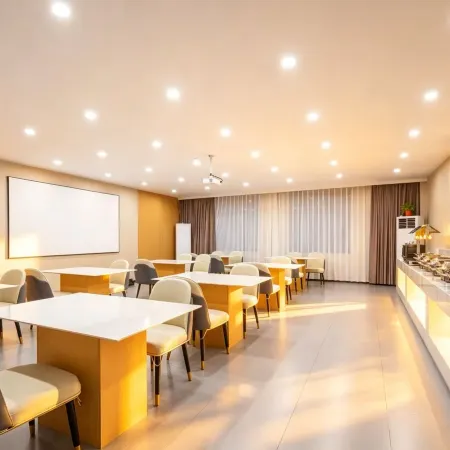 Wyndham Hotel (Donghu Qilou Old Street Store)