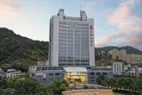 Yongding Longhu Grand Hotel
