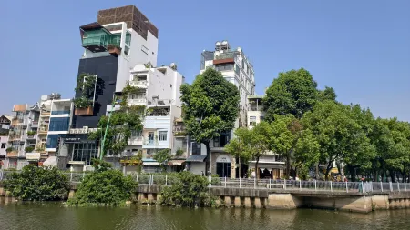 Hạ Vi House