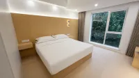Weiguo Hotel Hotels in Wandi Plaza/City Hall