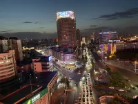PolttoN Century Hotel (Urumqi Hongshan Park Times Square CCMALL Branch) - Vuoristonäköala
