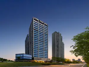 武漢東西湖五環體育中心亞朵酒店