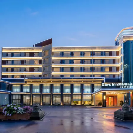 Days Select Wyndham Hotel